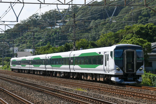 【JR東】E257系5500番台OM-52編成が東海道本線・東海道貨物線で乗務員訓練を二宮～大磯間で撮影した写真