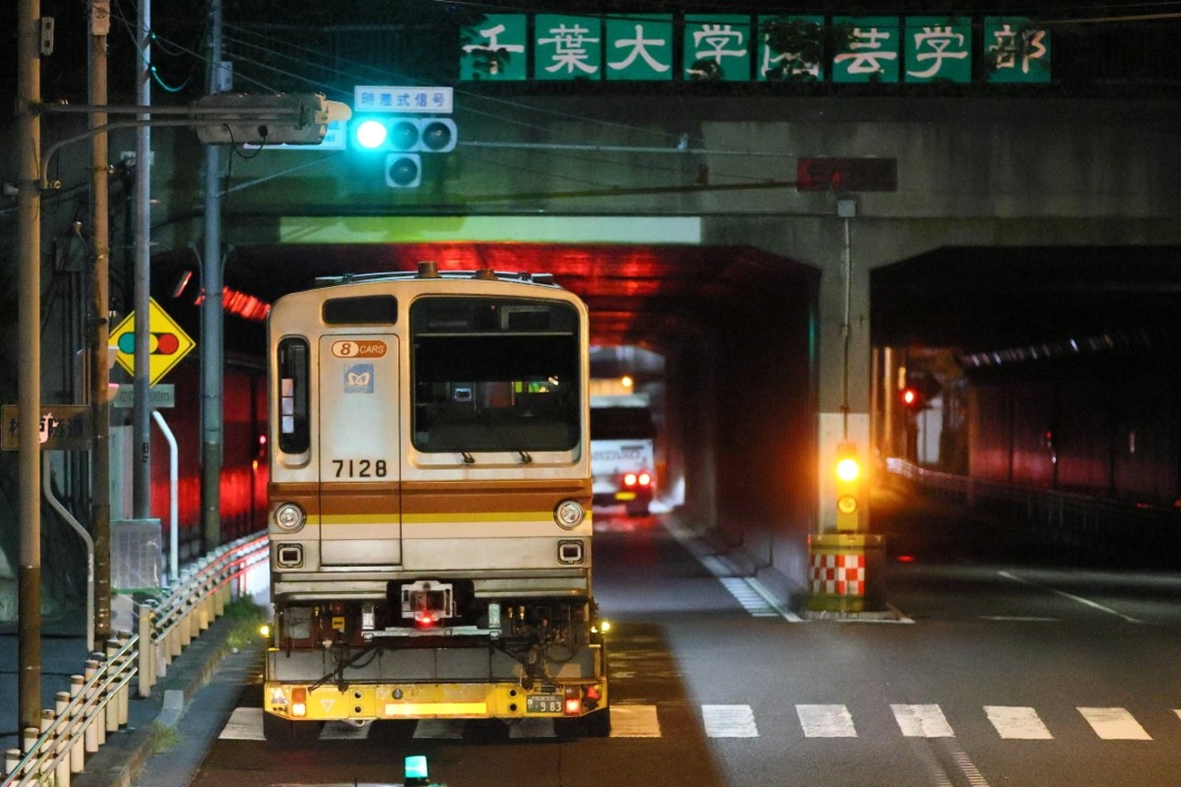 【メトロ】7000系7128F廃車陸送の拡大写真