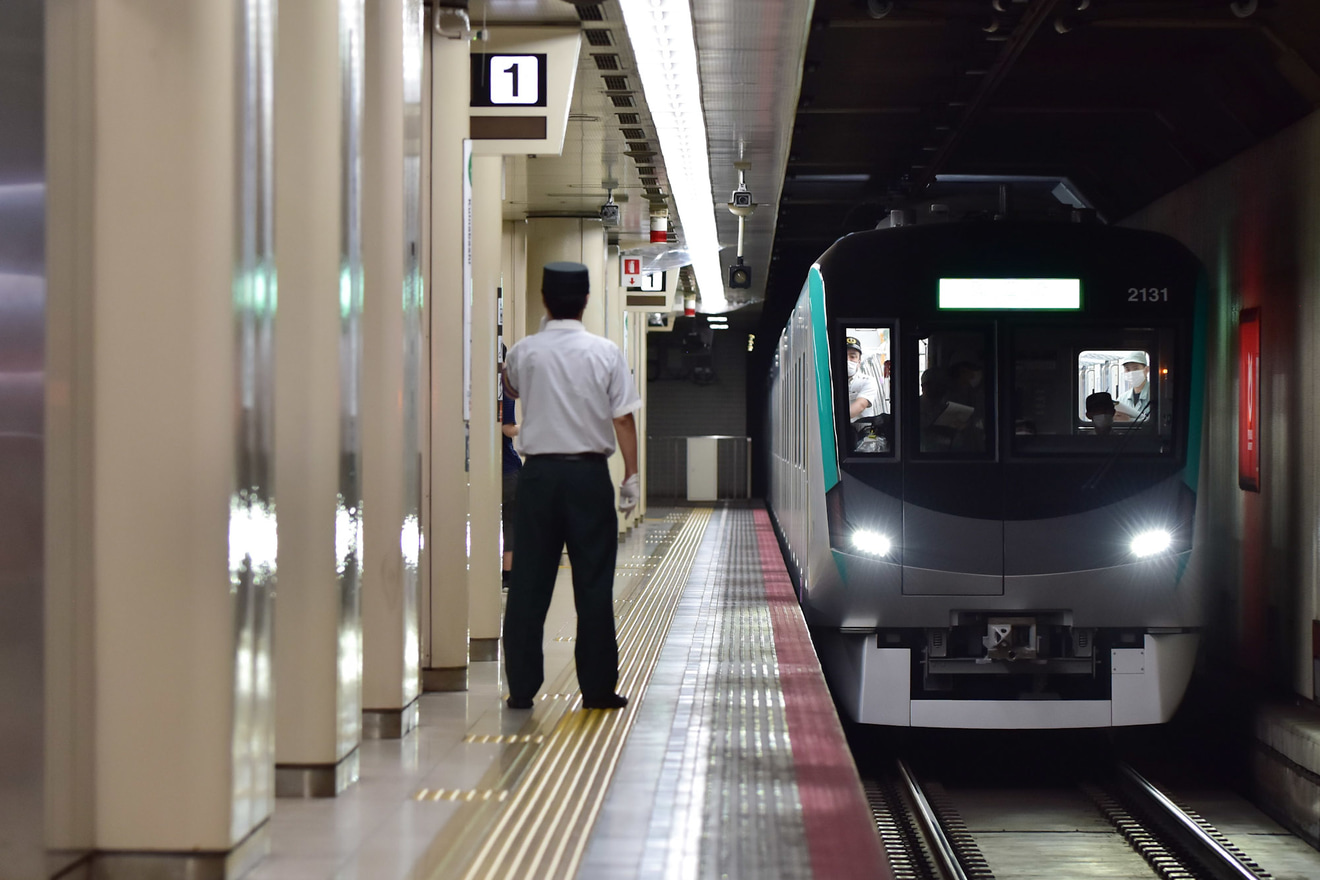【京都市交】20系トップナンバーが地下鉄烏丸線で試運転の拡大写真