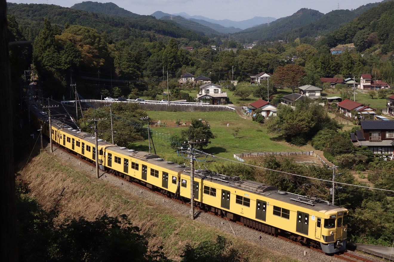 【西武】2000系2407F+2001F横瀬車両基地へ廃車回送の拡大写真