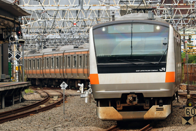 【JR東】E233系トタT11編成東京総合車両センター入場回送を新宿駅で撮影した写真