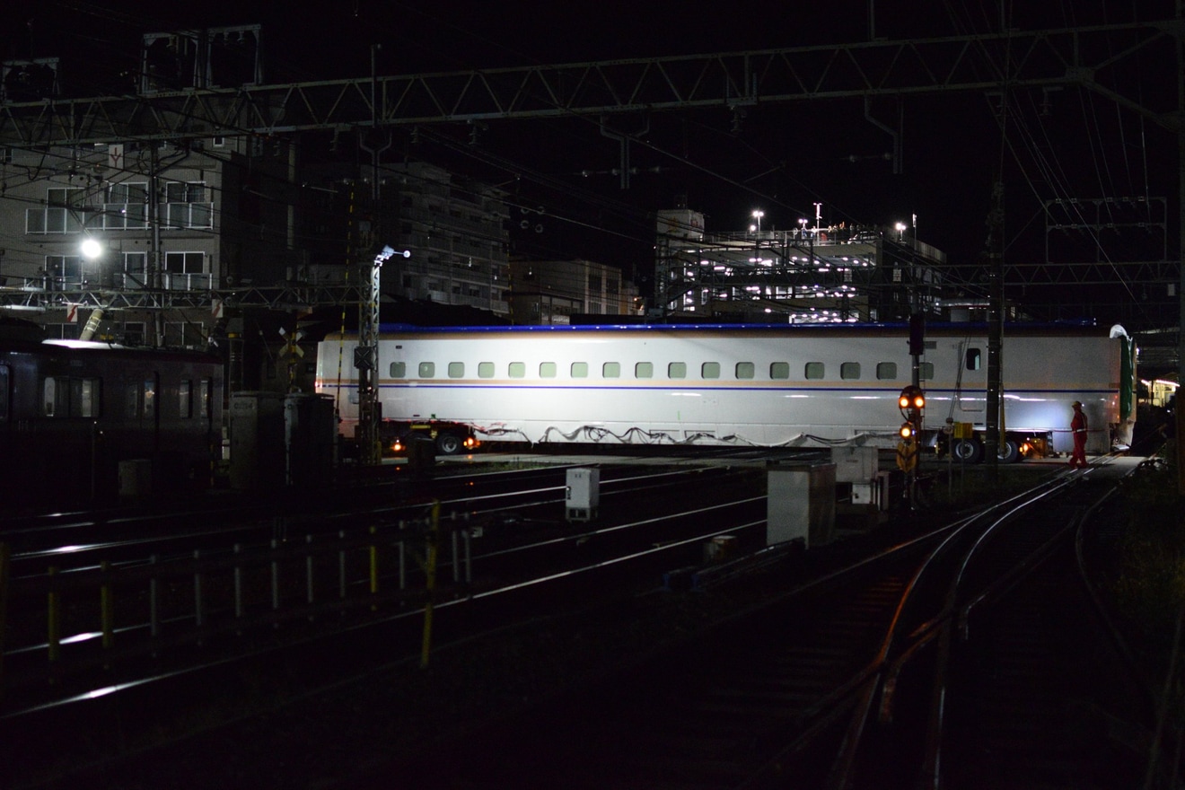 【JR東】E7系F35編成J-TREC横浜事業所から陸送の拡大写真