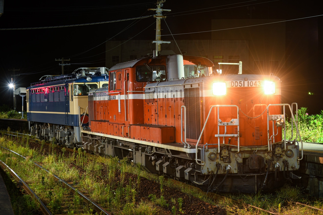 【JR西】DD51-1043+EF65-1134長門鉄道部から配給輸送の拡大写真