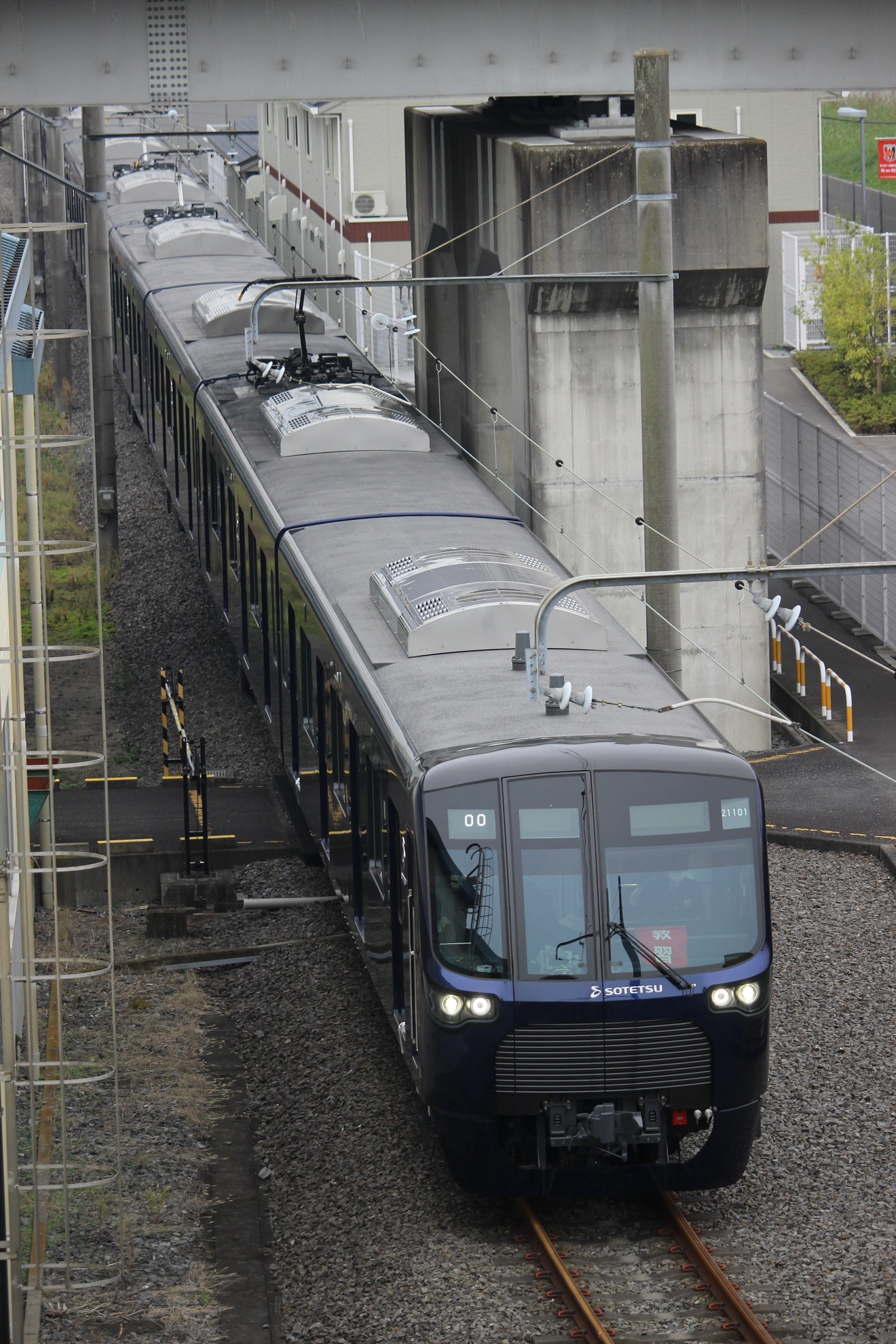 【相鉄】21000系21101×8(21101F)が埼玉高速鉄道線への拡大写真