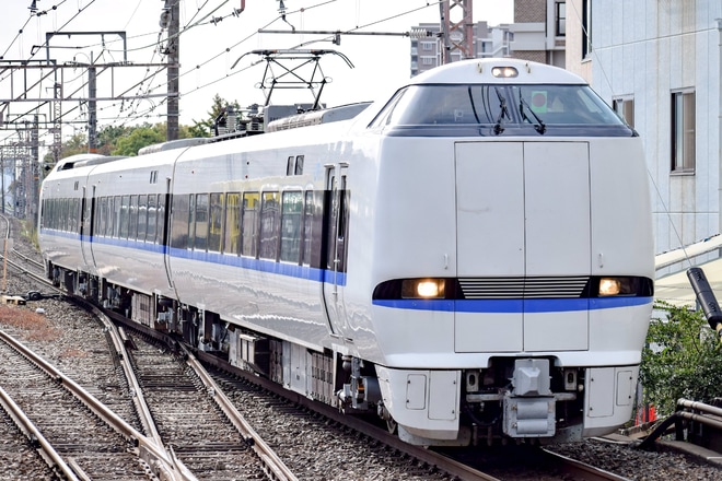 【JR西】683系R12編成吹田総合車両所出場回送を高槻駅で撮影した写真