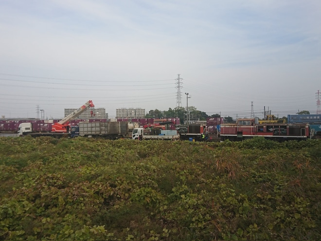 【JR貨】DE10-1142熊谷貨物ターミナルで解体中を熊谷貨物ターミナル付近で撮影した写真