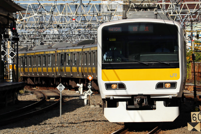 【JR東】E231系A517編成東京総合車両センター入場回送を新宿駅で撮影した写真