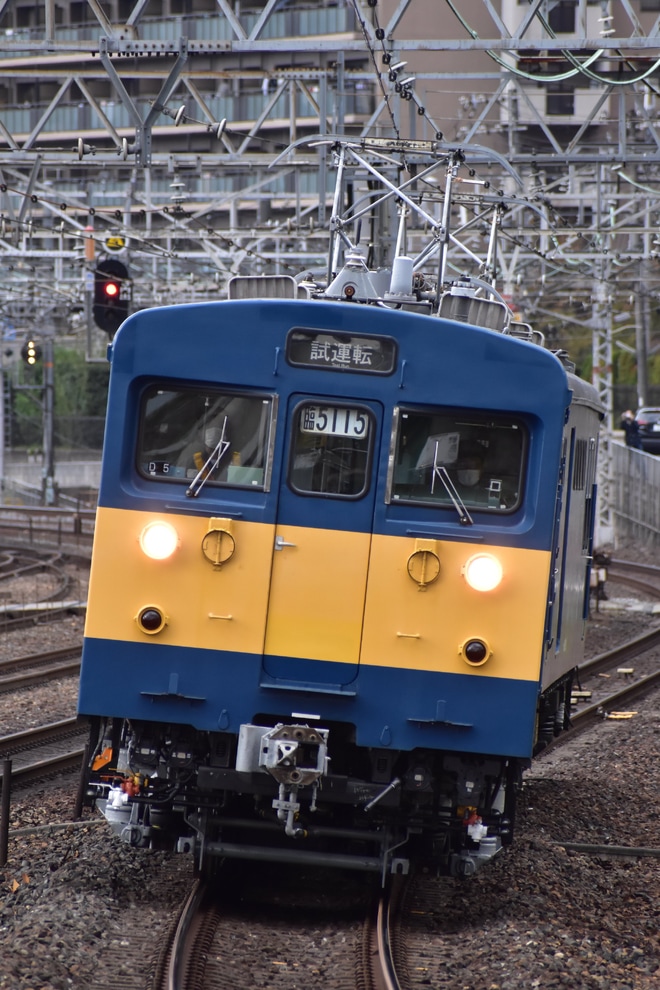 【JR西】クモヤ145-1201吹田総合車両所本所出場試運転を山崎駅で撮影した写真