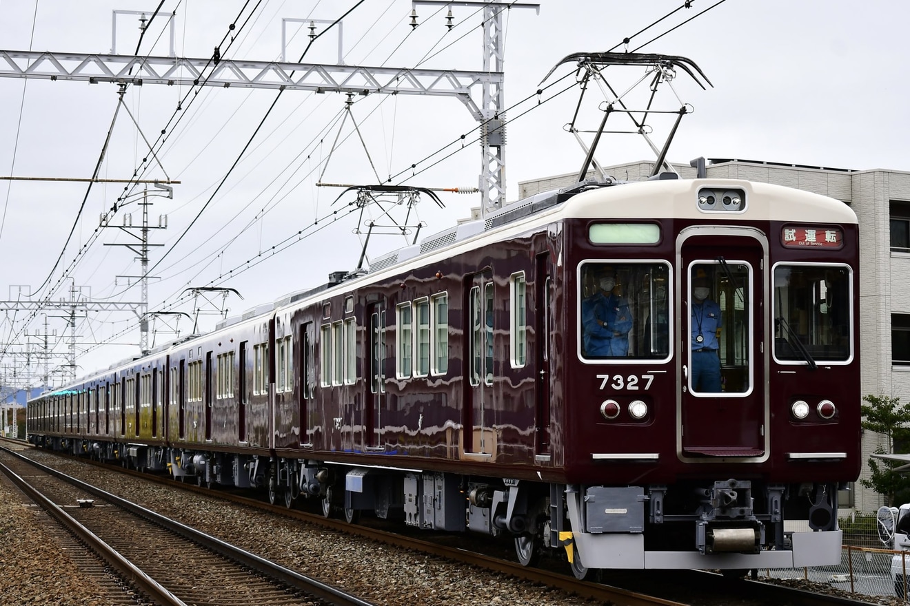 【阪急】7300系7327F+7307FがC#7457に中間車化改造が施され試運転の拡大写真