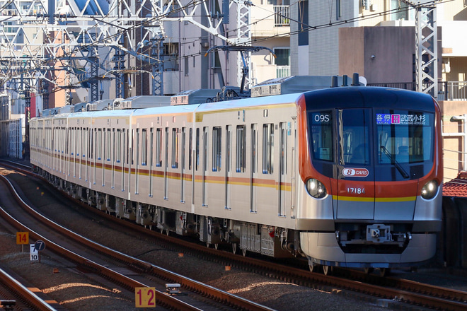 【メトロ】17000系17184F 営業運転開始を武蔵小杉駅で撮影した写真