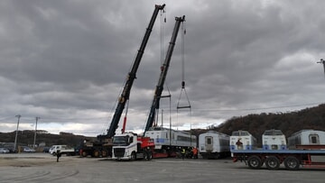 【JR北】崎守埠頭に居たキハ183系が船積みのため輸送