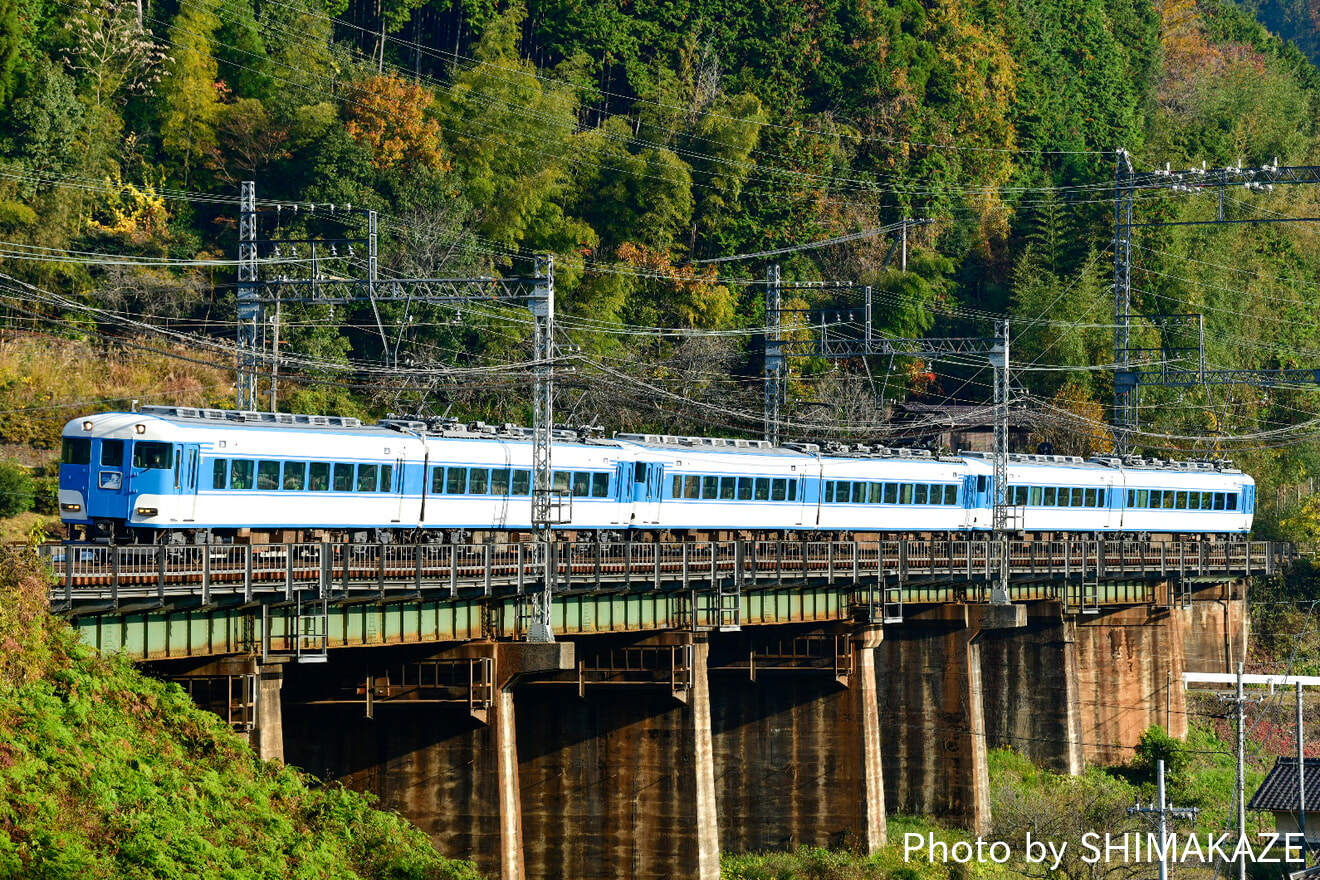 【近鉄】「貸切列車で行く京都奈良ツアー」の団臨があおぞらII3重連で運転の拡大写真