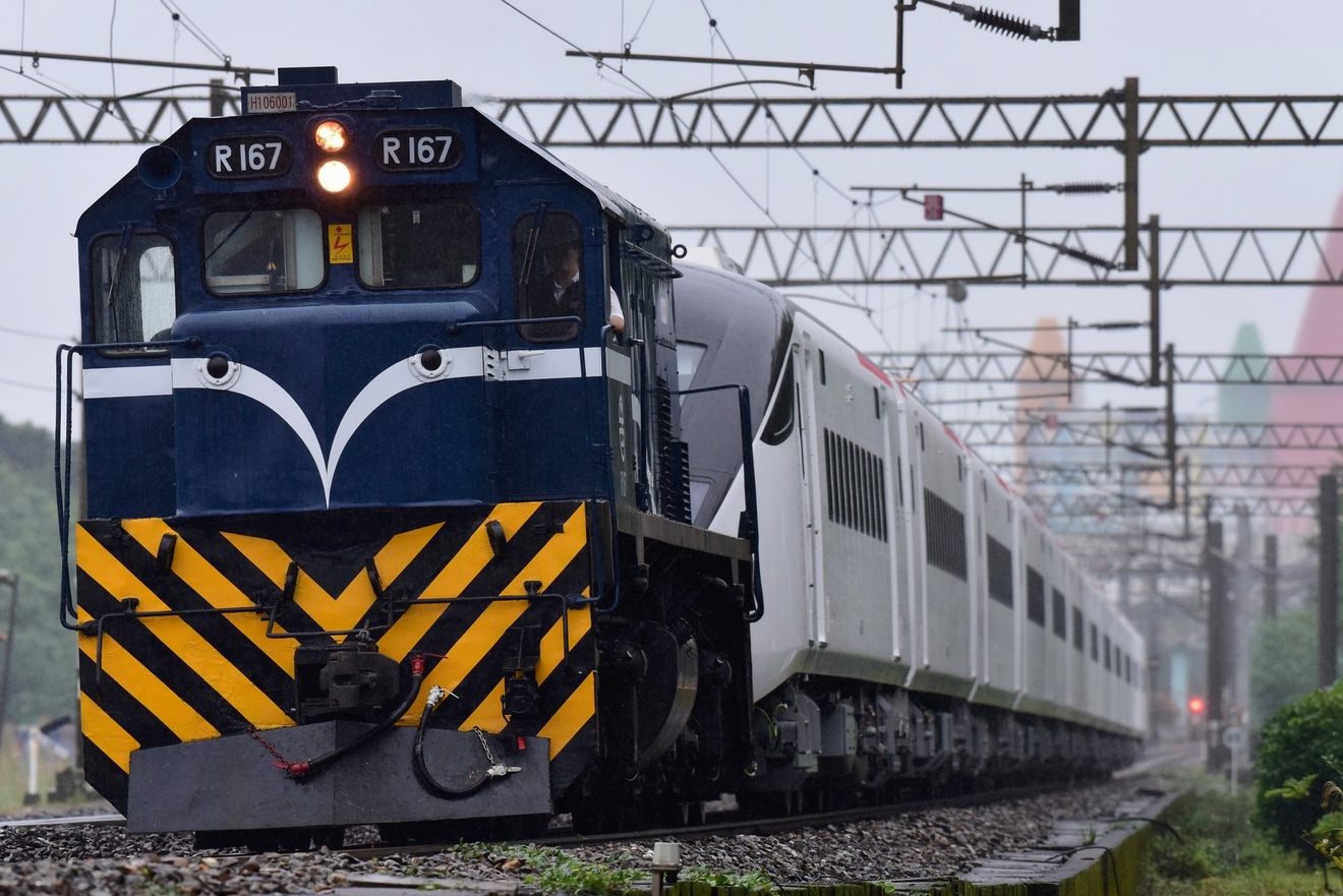 【台鐵】EMU3000型第5編成が輸送の拡大写真