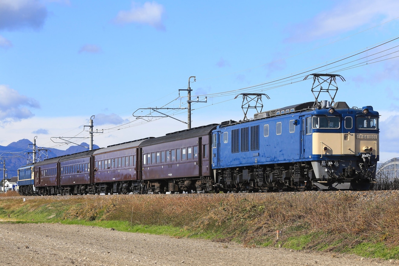 【JR東】クラブツーリズム主催の旧型客車を使った団体列車運転の拡大写真