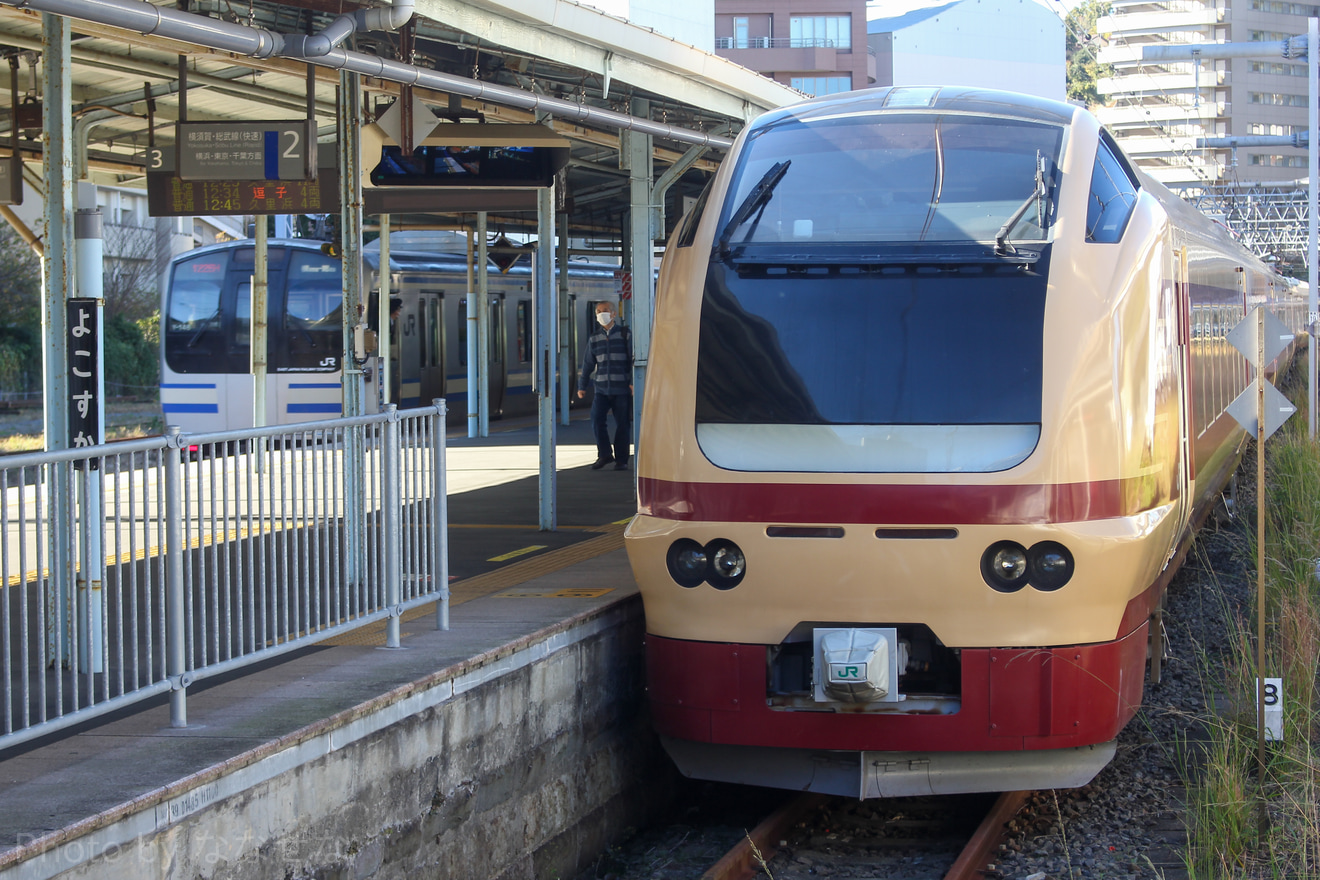 【JR東】E653系カツK70編成「JR貸切列車で行く! 秋色の古都鎌倉ぶらり旅」の拡大写真
