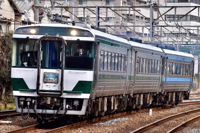 【JR四】貸切列車「四国一周号」運転を不明で撮影した写真