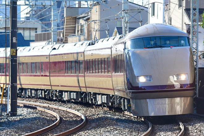 【東武】プレミアムファンツアーに伴う団体臨時列車を東向島～鐘ヶ淵間で撮影した写真