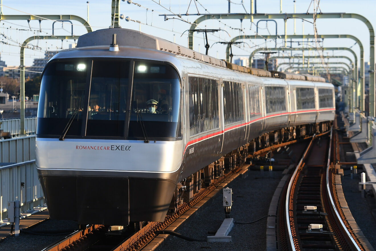 【小田急】30000形 30252×6(30252F/EXEα) 特別団体専用列車運転の拡大写真