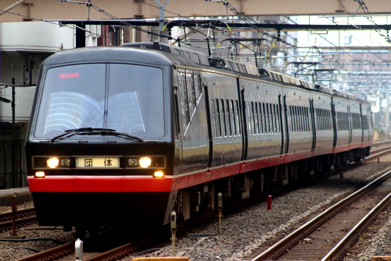 【伊豆急】2100系R-4編成「黒船電車」が 団体臨時列車として品川への拡大写真