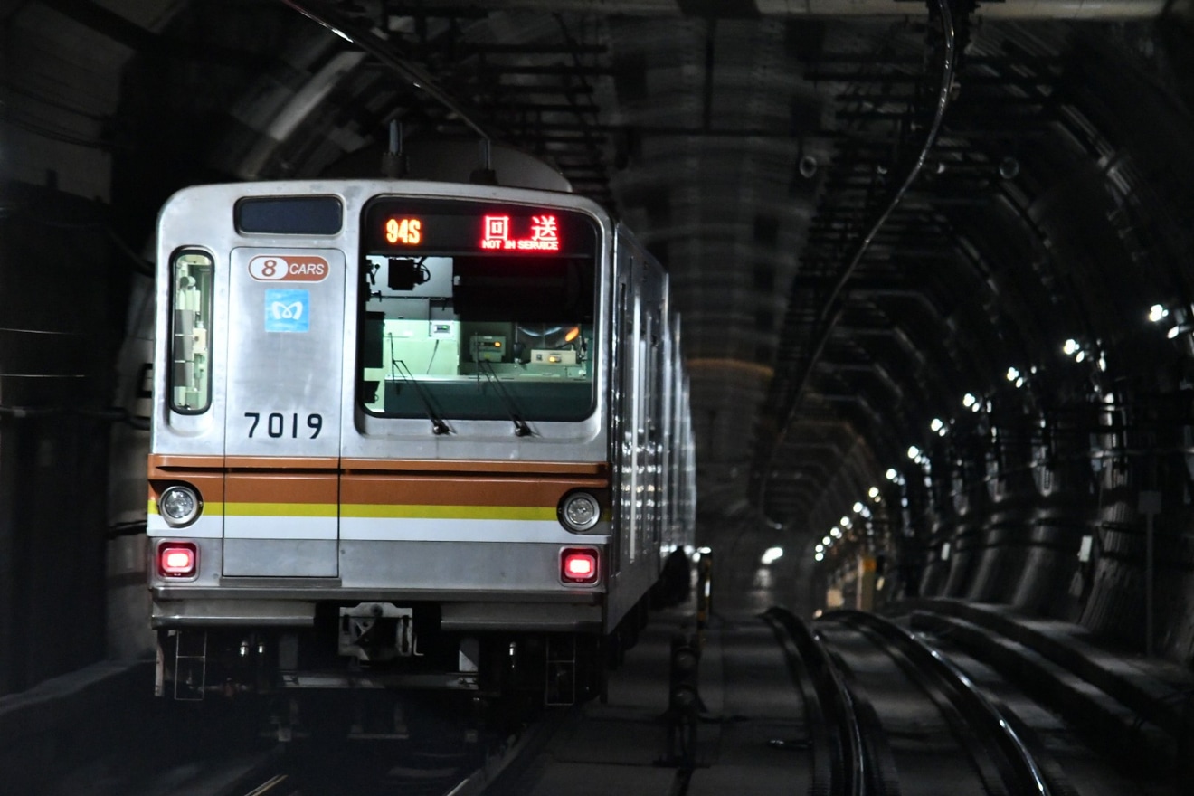 【メトロ】7000系7119F 新木場へ回送(廃車の可能性)の拡大写真