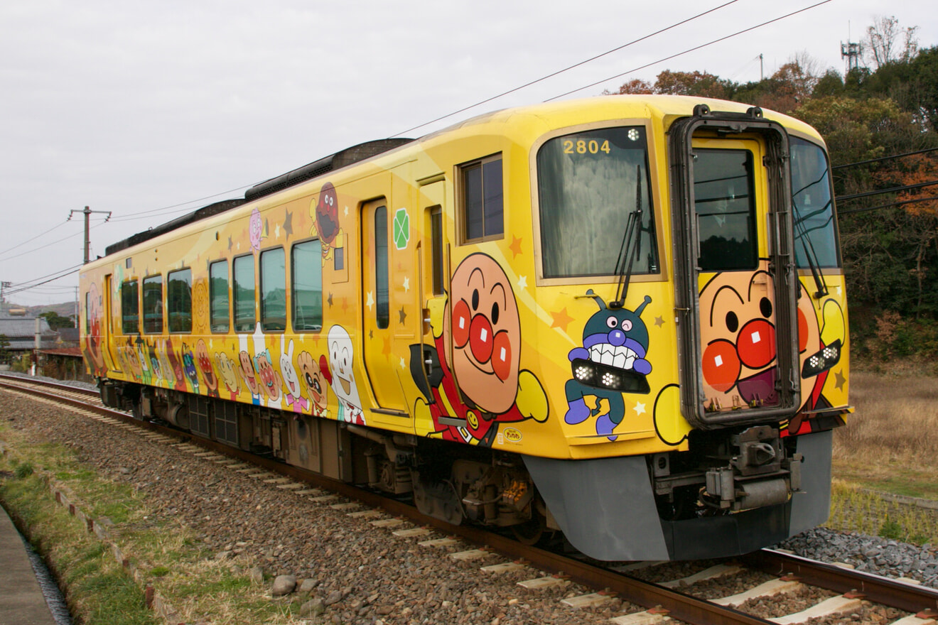【JR四】2700系気動車きいろいアンパン列車が多度津工場臨時出場の拡大写真