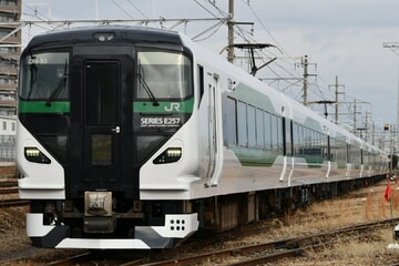【JR東】E257系M-111編成がOM-93編成となり構内試運転