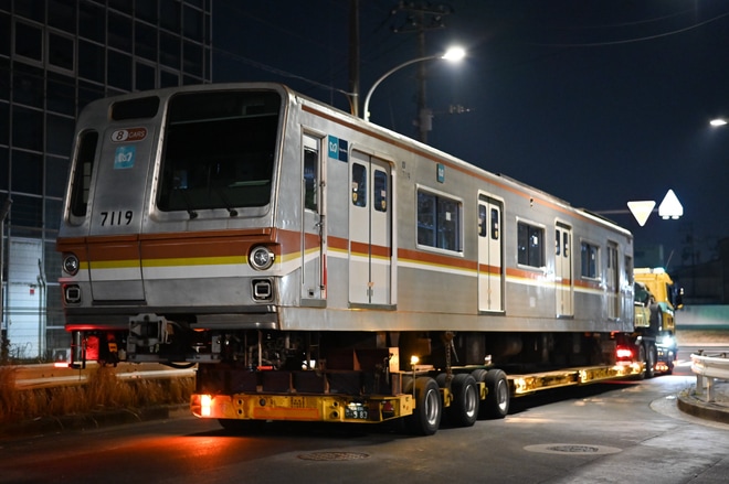 【メトロ】7000系7119F廃車陸送を不明で撮影した写真