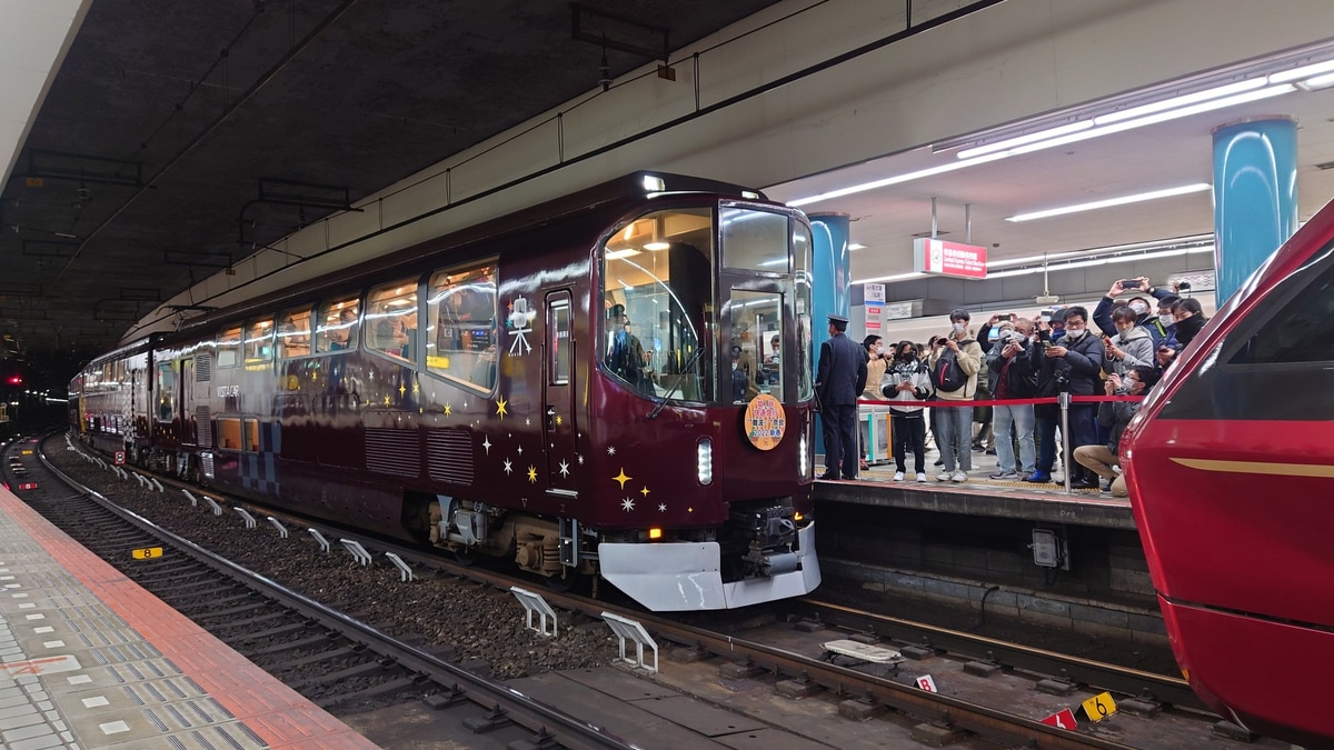 近鉄快速急行シルクロード号 難波ー奈良 近鉄】終夜運転として近鉄奈良線臨時快速急行へ「楽」が充当 |2nd