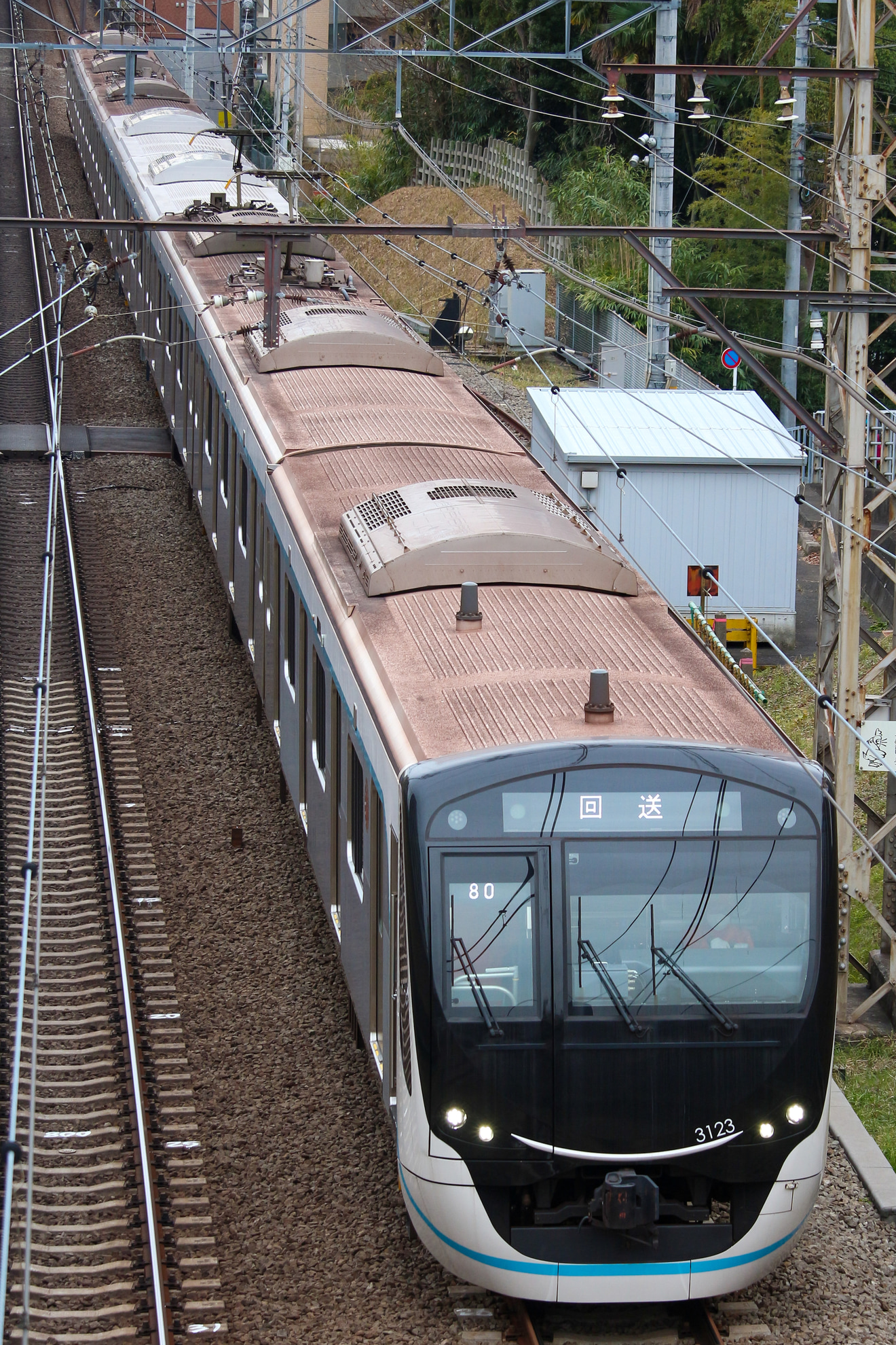 【東急】3020系3123Fが8両編成で元住吉検車区への拡大写真