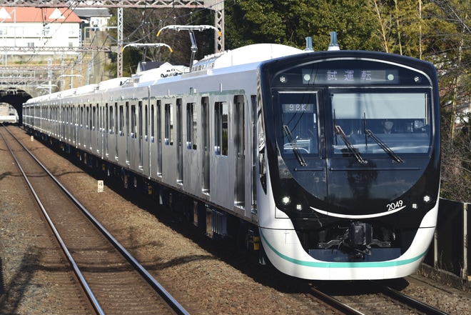 【東急】2020系2149F新造試運転を田奈駅で撮影した写真