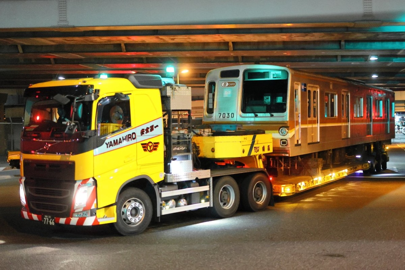 【メトロ】7000系7130F廃車陸送の拡大写真