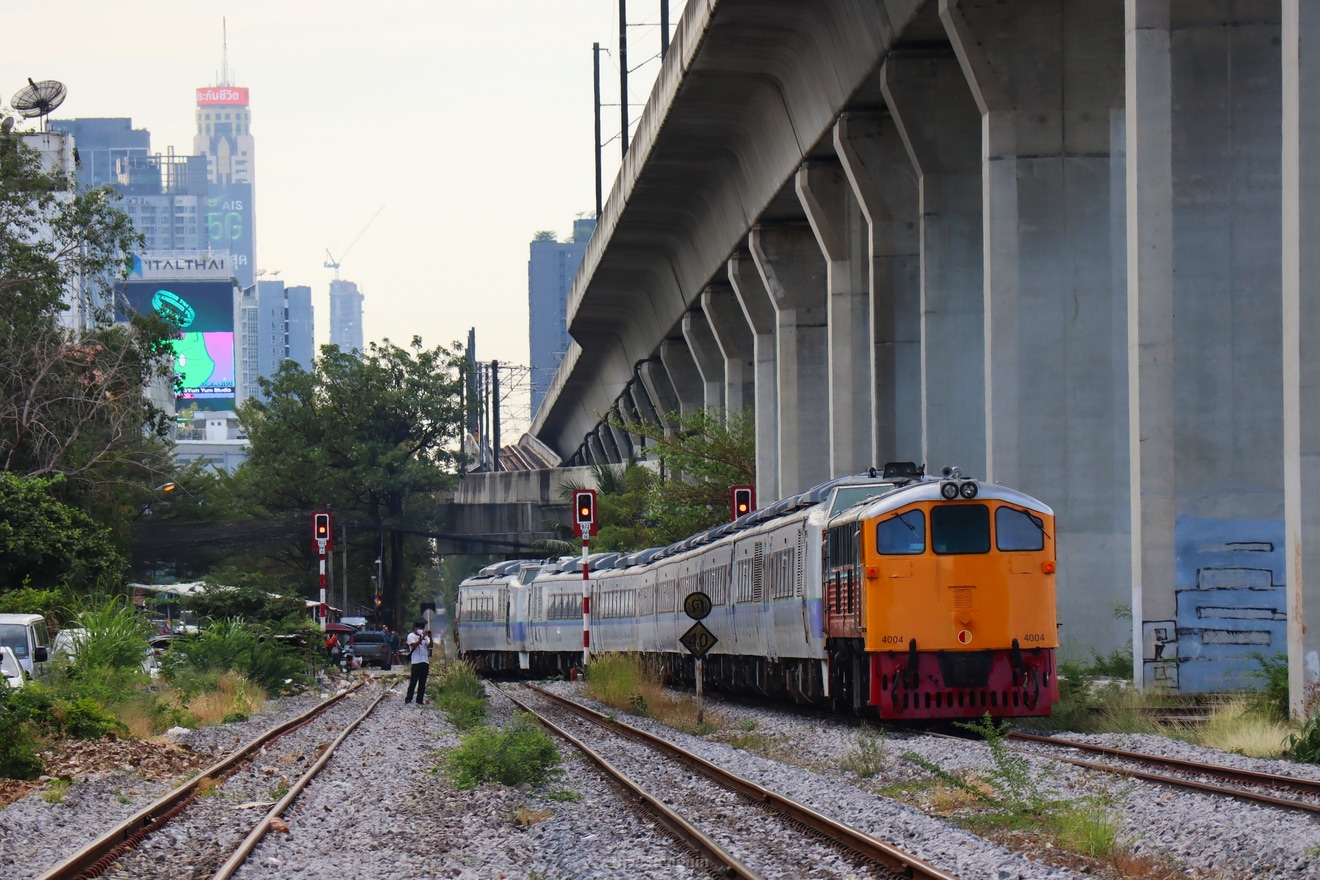 【SRT】キハ183系9両がバンコクへ移動の拡大写真