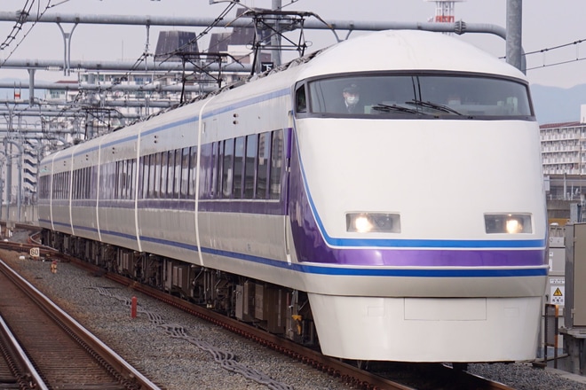 【東武】スペーシア八王子きぬが100系107F(雅塗装)で運行を国立駅で撮影した写真