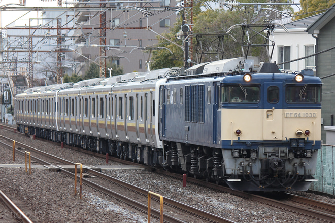 【JR東】E131系ヤマTN13編成+ヤマTN14編成 新製配給を北松戸駅で撮影した写真