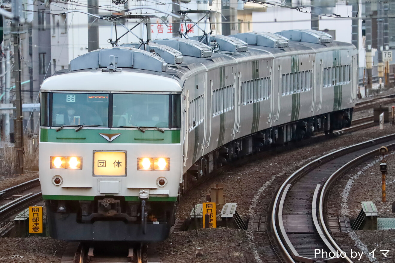 【JR東】団体臨時列車185系で行く「185系聖地巡礼」の拡大写真