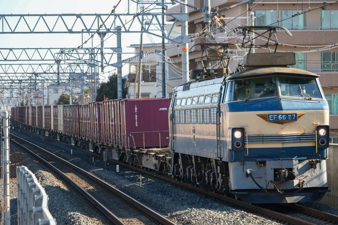 【JR貨】EF66-27:A13運用 83レ(2月11日)をJR総持寺駅で撮影した写真
