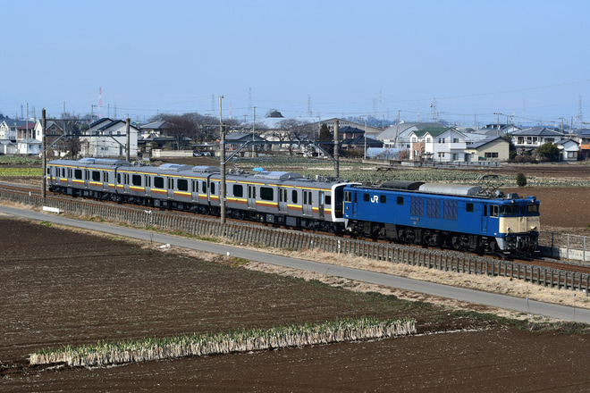 【JR東】E131系TN15編成 配給輸送を岡部～深谷間で撮影した写真
