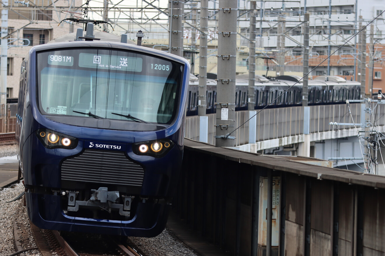【相鉄】12000系12105×10(12105F)埼京・川越線内試運転返却の拡大写真