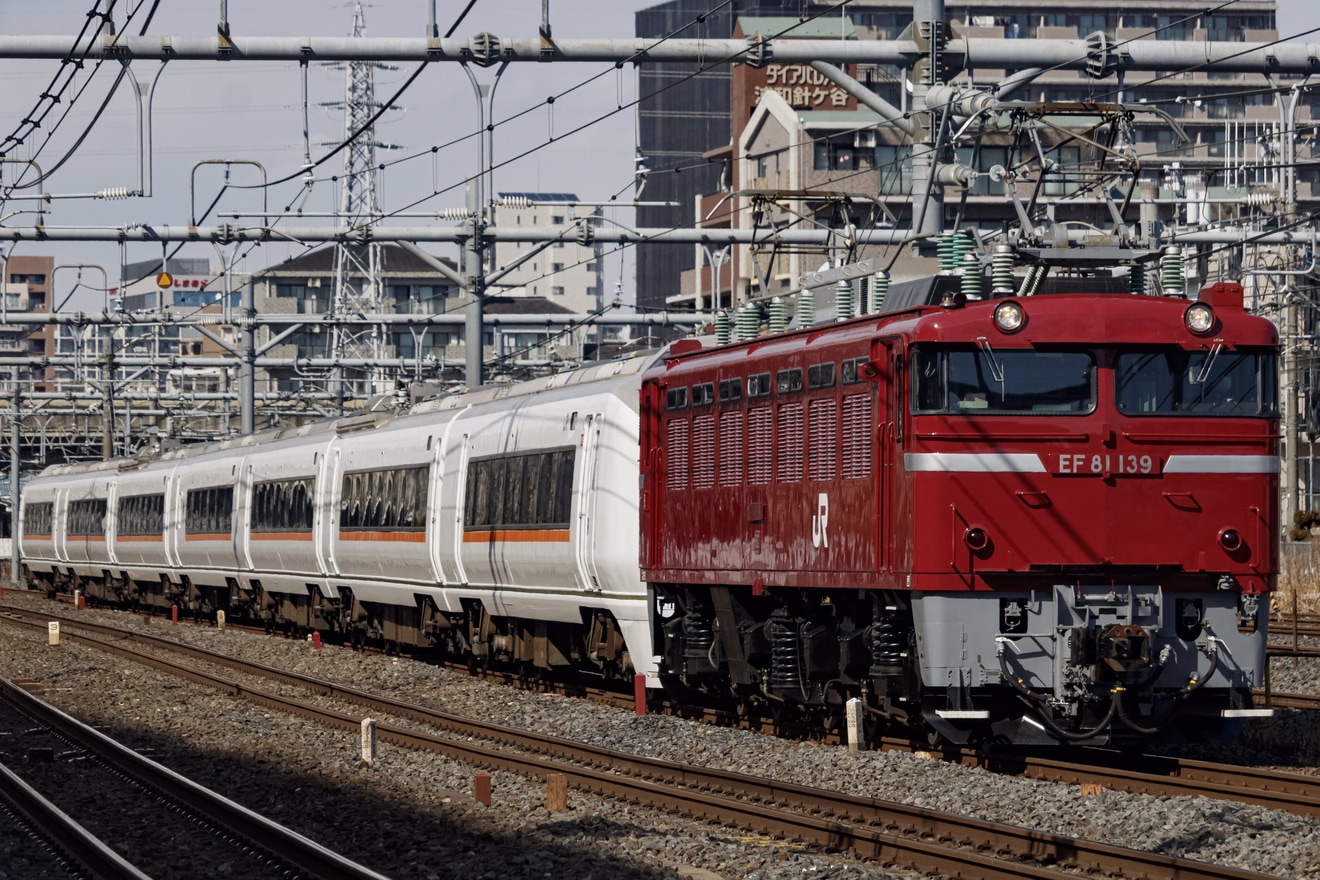 【JR東】EF81-139牽引で651系OM207編成勝田へ配給輸送の拡大写真