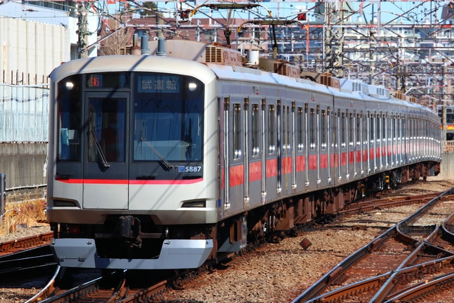 【東急】5080系5187Fが8連化され試運転を鷺沼駅で撮影した写真