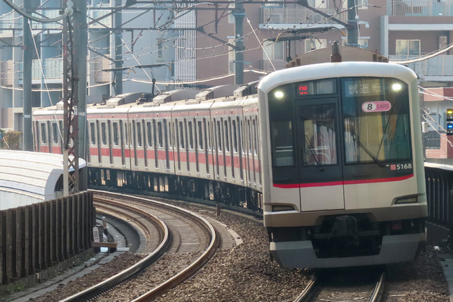 【東急】5050系5168F 相鉄直通対応工事を終え試運転を青葉台駅で撮影した写真