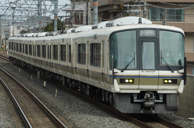 【JR西】221系B5編成吹田総合車両所出場試運転を総持寺駅で撮影した写真
