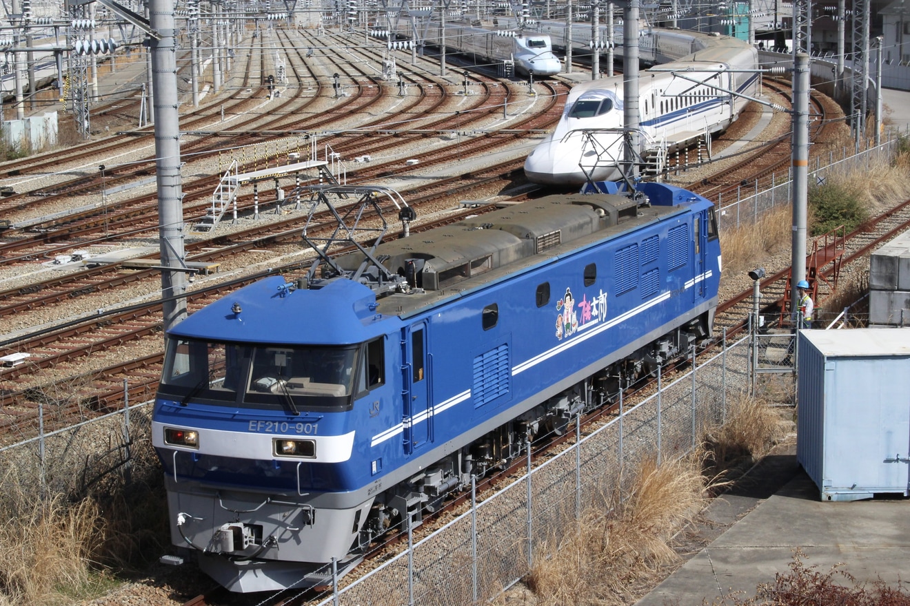 【JR貨】EF210-901広島車両所出場で新塗装にの拡大写真