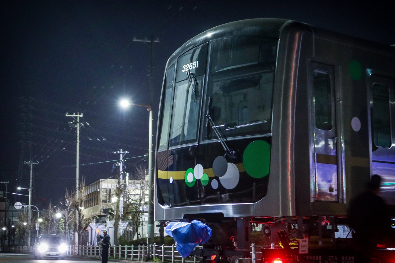 【大阪メトロ】30000A系近畿車輛から緑木検車場へ陸送の拡大写真