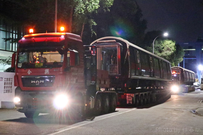 【SMRT】シンガポール地下鉄C151形96番ユニット 廃車陸送を不明で撮影した写真