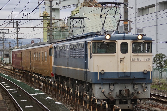 【JR西】伊予灘ものがたり京都鉄道博物館より返却配給を向日町駅で撮影した写真