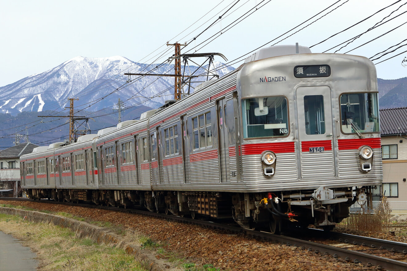 【長電】3500系N7編成引退に伴う団体列車の拡大写真