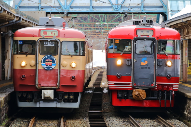 【トキ鉄】413・455系を使用した団体列車が運転されるを妙高高原駅で撮影した写真