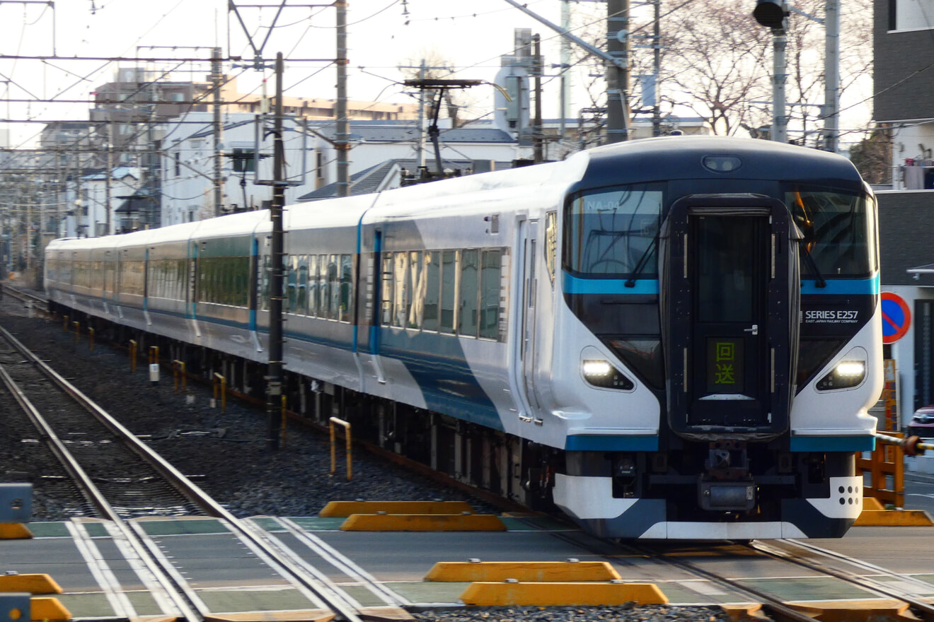 【JR東】E257系2000番台NA-04編成川越車両センター車輪転削返却回送の拡大写真