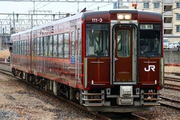 【JR東】快速湯けむり号がレトロ車両ラッピング車に